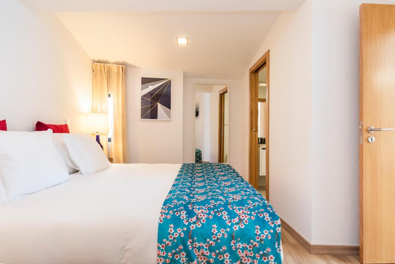 Ferienwohnung Perfect 1 Bed In Chiado With Terrace And Aircon Lissabon Exterior foto