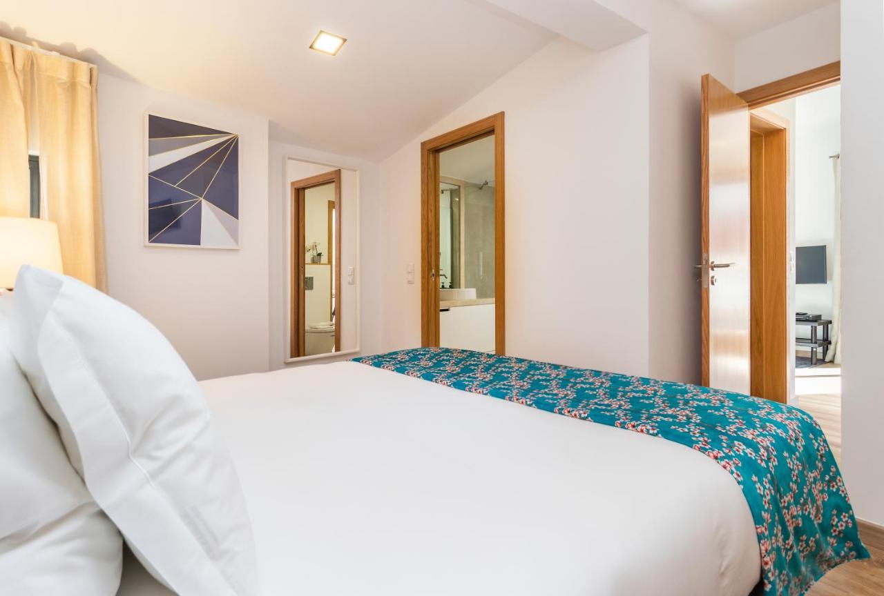 Ferienwohnung Perfect 1 Bed In Chiado With Terrace And Aircon Lissabon Exterior foto
